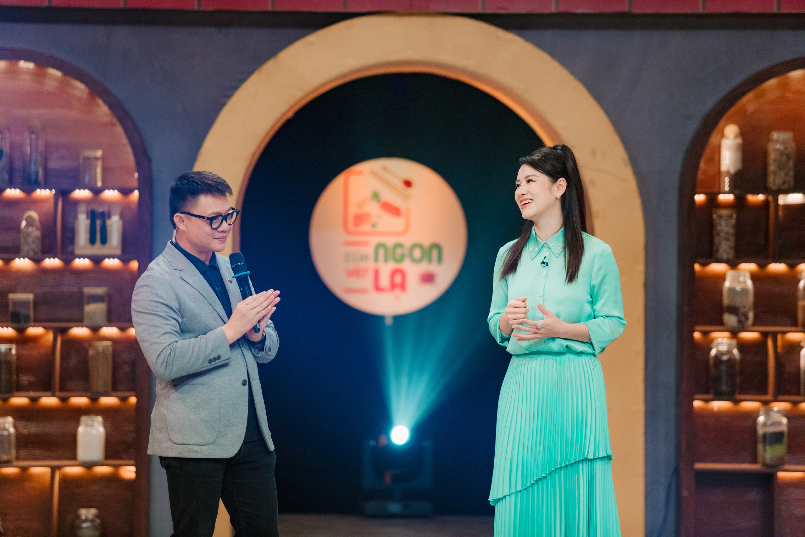 Diễn viên Huyền Trang làm giám khảo khách mời khép lại "Của ngon vật lạ" mùa đầu tiên