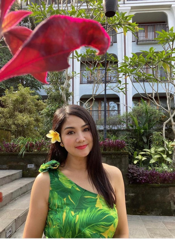 Diễn viên Việt tuần qua: Mạnh Trường nịnh con gái, Phương Oanh dịu dàng bất ngờ