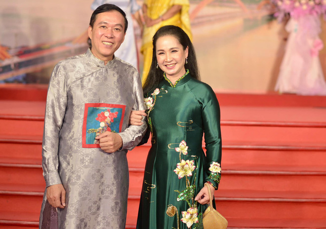 Diễn viên Việt tuần qua: Mạnh Trường nói bà xã thay đổi, Ngọc Anh khoe dáng xuống phố