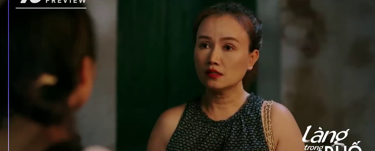 Làng trong phố - Tập 11: Hoài thẳng tay trị "chị Lệ trà xanh" Làng trong phố - Tập 11: Hoài thẳng tay trị "chị Lệ trà xanh"