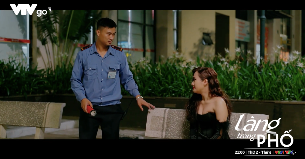 Làng trong phố – Tập 13: Buồn tủi vì cô đơn, Nhung muốn dựa vào vai Hiếu Làng trong phố – Tập 13: Buồn tủi vì cô đơn, Nhung muốn dựa vào vai Hiếu