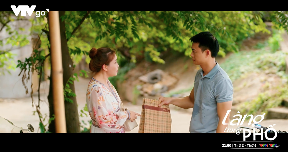 Làng trong phố – Tập 13: Hùng được nhiều phụ nữ xóm trọ si mê Làng trong phố – Tập 13: Hùng được nhiều phụ nữ xóm trọ si mê