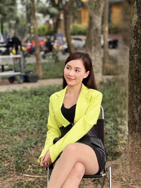 Loạt trang phục “siêu lố” của Mai Anh phim Nơi giấc mơ tìm về