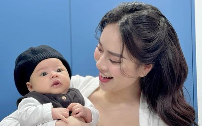 MC Ngô Mai Phương “tái xuất” sau 2 tháng sinh em bé