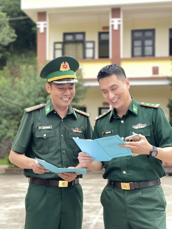 Phim mới VFC: Việt Bắc khoác áo lính cùng "hai sếp" Việt Anh, NSƯT Hoàng Hải