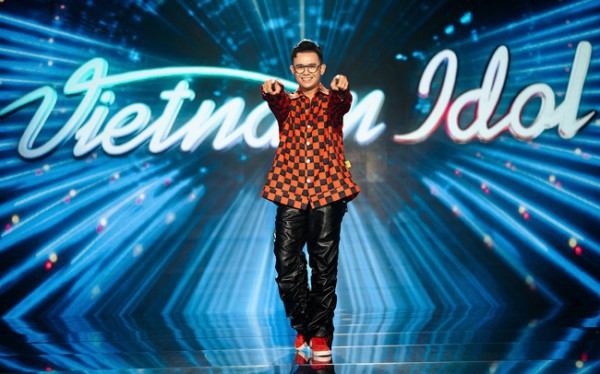 Phong cách cực ngầu của MC Đức Bảo tại Vietnam Idol 2023