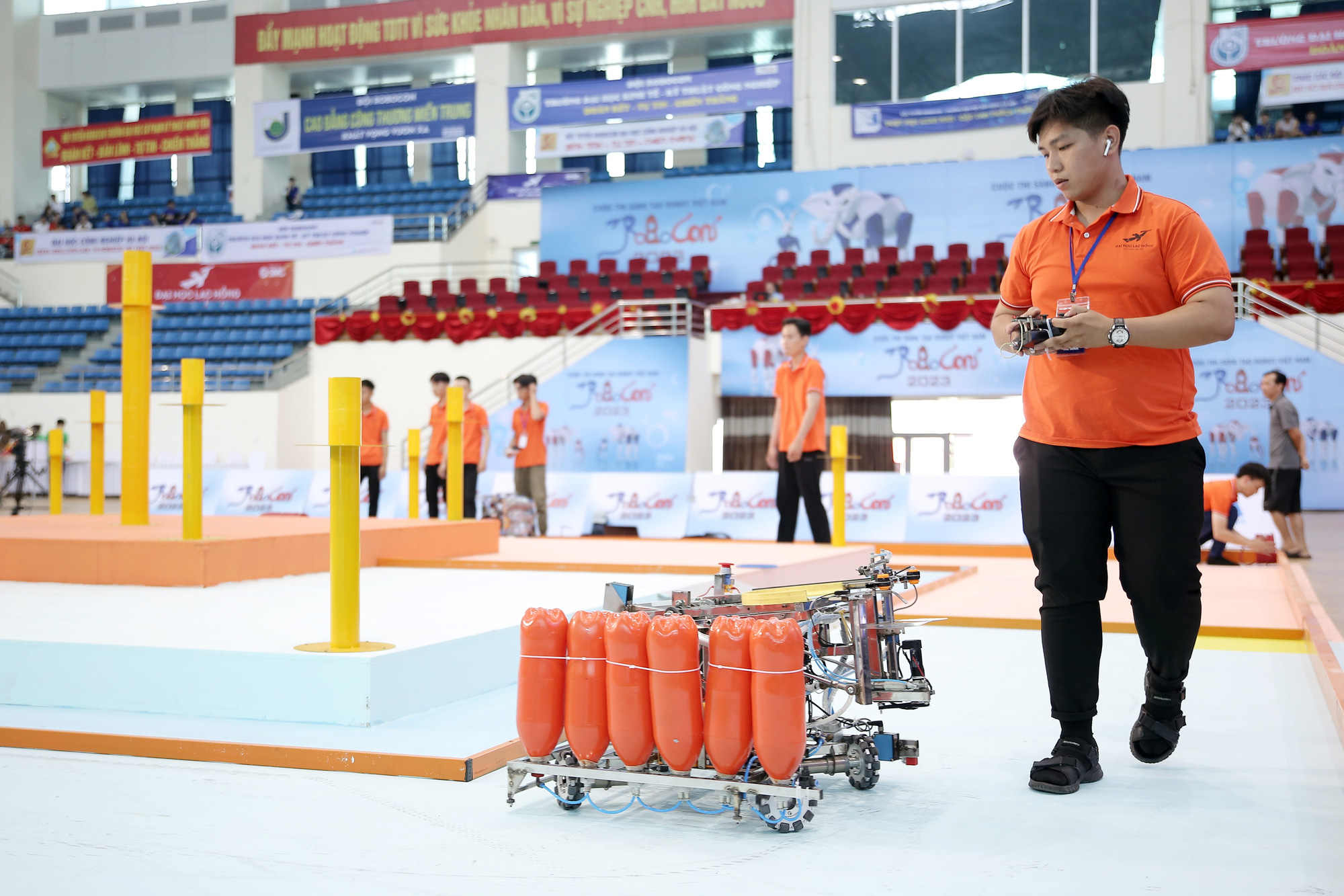 Robocon Việt Nam 2023: Sôi động không khí buổi thử sân tại vòng chung kết