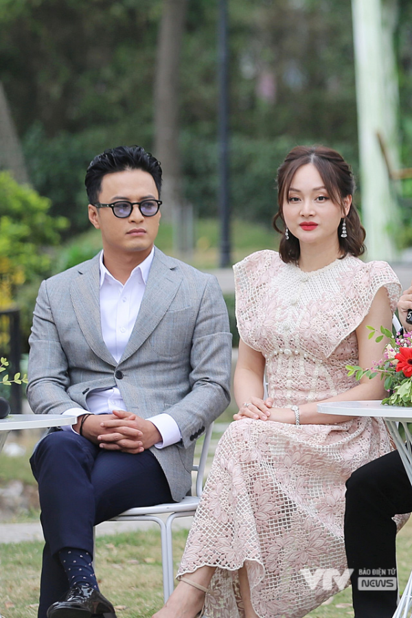 Sánh vai Hồng Đăng, Lan Phương bật khóc tại Gặp gỡ diễn viên truyền hình 2022