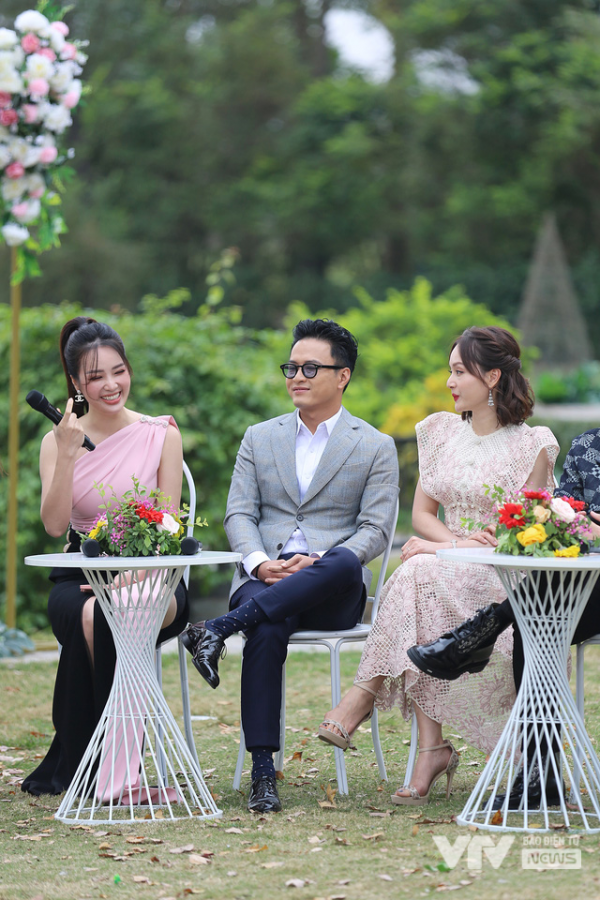 Sánh vai Hồng Đăng, Lan Phương bật khóc tại Gặp gỡ diễn viên truyền hình 2022