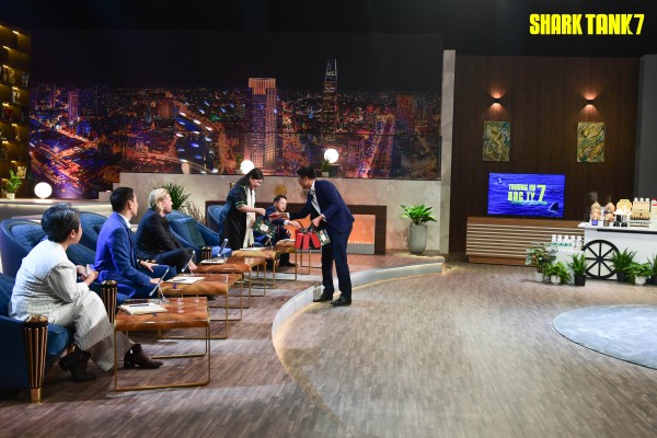 Shark Tank: Startup là trẻ mồ côi phải nghỉ học đi chăn bò, vươn lên làm ông chủ