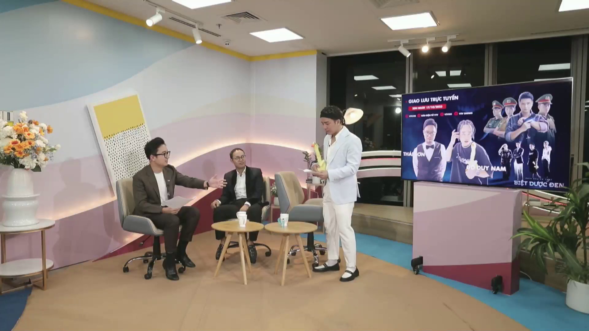 “Đạt điên” Đỗ Duy Nam nhịn cười hóa thân thành A Rể nát rượu “Đạt điên” Đỗ Duy Nam nhịn cười hóa thân thành A Rể nát rượu