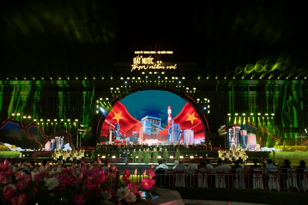 Đất nước trọn niềm vui: Giai điệu của tự hào, hòa bình và khát vọng hùng cường