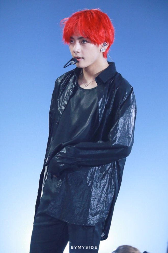 BTS bien le trao giai thanh dem nhac rieng voi san khau hoanh trang hinh anh 3 