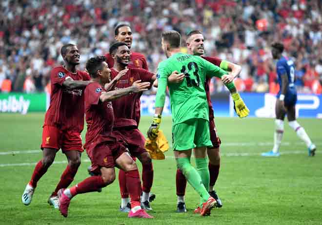 Liverpool thắng Chelsea nhờ thủ môn thất nghiệp: Gợi nhớ đêm Istanbul kỳ diệu