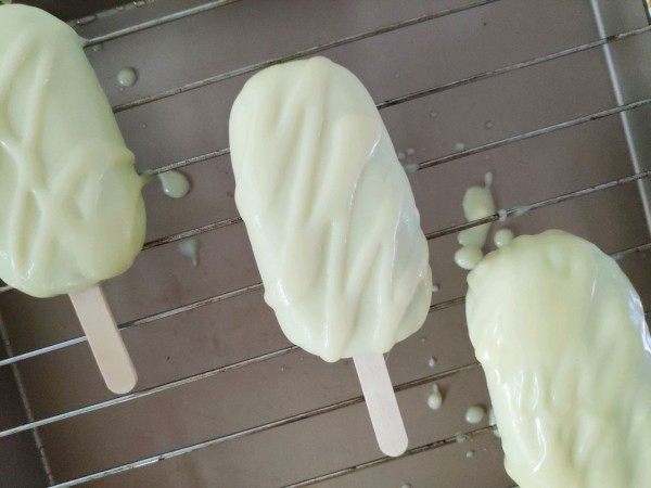 Bổ sung dinh dưỡng hoàn hảo cho bé với món kem mát lạnh cực ngon mẹ tự tay làm!
