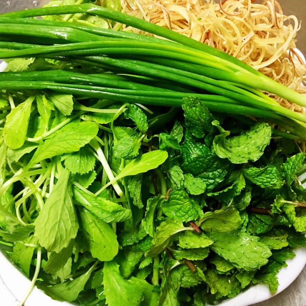 Nấu mì Quảng ngon đúng chuẩn dễ lắm, mẹ nào thích ăn thử ngay công thức này nhé! Nấu mì Quảng ngon đúng chuẩn dễ lắm, mẹ nào thích ăn thử ngay công thức này nhé!