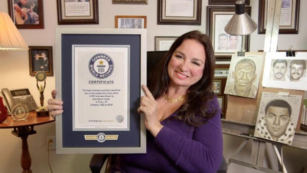 Bị cưỡng bức ở tuổi 21, ngôi sao trẻ chiến đấu với nỗi ám ảnh và trở thành nữ họa sĩ vẽ tội phạm giúp cảnh sát phá giải hơn 1.000 vụ án Bị cưỡng bức ở tuổi 21, ngôi sao trẻ chiến đấu với nỗi ám ảnh và trở thành nữ họa sĩ vẽ tội phạm giúp cảnh sát phá giải hơn 1.000 vụ án