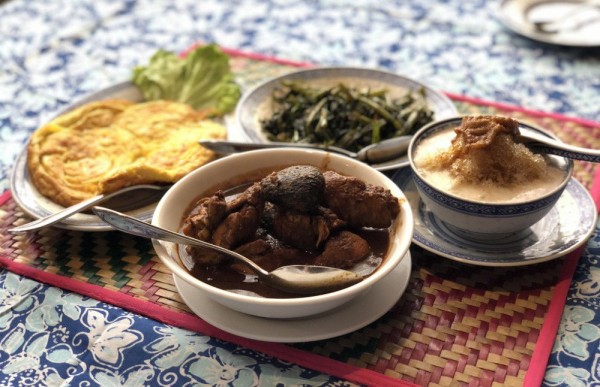 Cụ bà qua đời bên mâm cơm đợi con trai nhân Ngày của mẹ và câu chuyện về sự vô tâm chạm tới trái tim tất cả mọi người Cụ bà qua đời bên mâm cơm đợi con trai nhân Ngày của mẹ và câu chuyện về sự vô tâm chạm tới trái tim tất cả mọi người