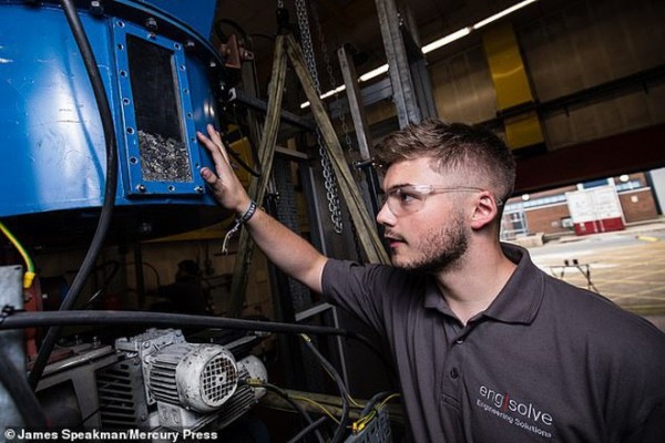 Đột phá siêu to khổng lồ cho Trái đất: Tất cả rác nhựa không thể tái chế được lần đầu tiên được chuyển hết thành điện siêu sạch Đột phá siêu to khổng lồ cho Trái đất: Tất cả rác nhựa không thể tái chế được lần đầu tiên được chuyển hết thành điện siêu sạch