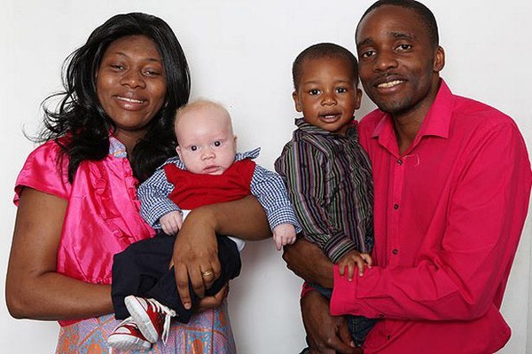 Hào hứng đón con mới chào đời, người đàn ông "đứng hình" khi nghe câu nói của em trai rồi vội vàng quyết định đưa con đi xét nghiệm ADN Hào hứng đón con mới chào đời, người đàn ông "đứng hình" khi nghe câu nói của em trai rồi vội vàng quyết định đưa con đi xét nghiệm ADN