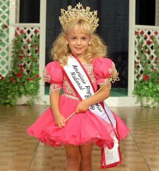 Lộ diện nghi phạm đoạt mạng hoa hậu nhí gây chấn động nước Mỹ 23 năm trước, không ai khác là tay nhiếp ảnh gia chụp ảnh cho đứa trẻ Lộ diện nghi phạm đoạt mạng hoa hậu nhí gây chấn động nước Mỹ 23 năm trước, không ai khác là tay nhiếp ảnh gia chụp ảnh cho đứa trẻ