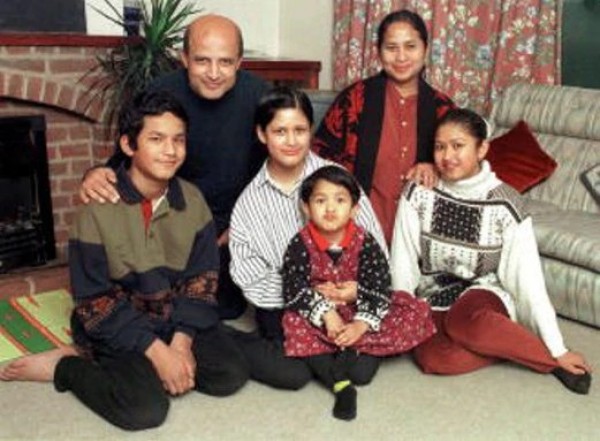 Ngã rẽ cuộc đời của cô bé 13 tuổi đậu đại học Oxford: Thần đồng toán học trốn chạy khỏi người cha hà khắc, 10 năm sau trở thành gái mại dâm Ngã rẽ cuộc đời của cô bé 13 tuổi đậu đại học Oxford: Thần đồng toán học trốn chạy khỏi người cha hà khắc, 10 năm sau trở thành gái mại dâm