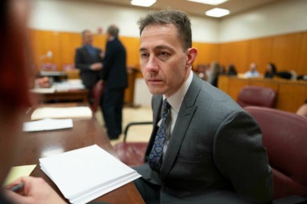 Nữ triệu phú bất ngờ qua đời, 9 năm sau người chồng bị vạch trần bộ mặt ác quỷ, từng định giết bố mẹ ruột, bán con gái để lấy tiền Nữ triệu phú bất ngờ qua đời, 9 năm sau người chồng bị vạch trần bộ mặt ác quỷ, từng định giết bố mẹ ruột, bán con gái để lấy tiền