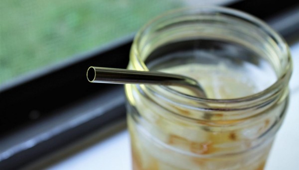 Tai nạn hy hữu không ngờ: Người phụ nữ 60 tuổi tử vong chỉ vì một chiếc ống hút ai cũng dùng hàng ngày