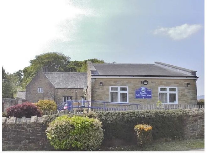 Trường sắp đóng cửa khi chỉ còn 2 học sinh Trường sắp đóng cửa khi chỉ còn 2 học sinh