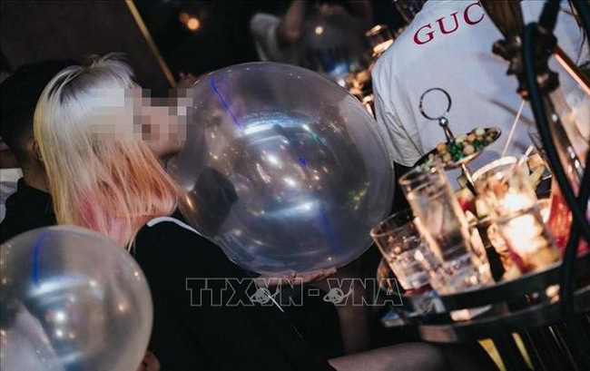 Xử lý Bar Ball kinh doanh bóng cười công khai tại phố cổ Hà Nội