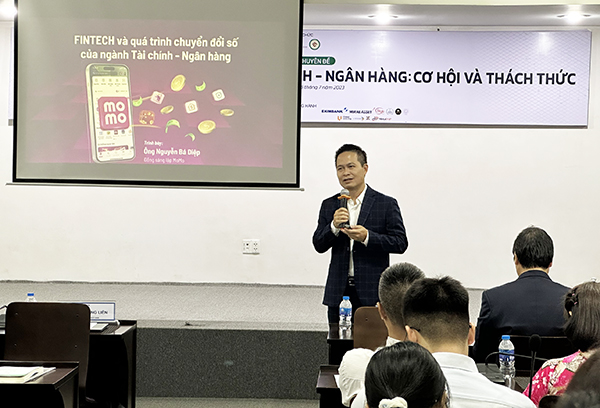 chuyen-doi-so-trong-linh-vuc-tai-chinh-ngan-hang-co-hoi-va-thach-thuc