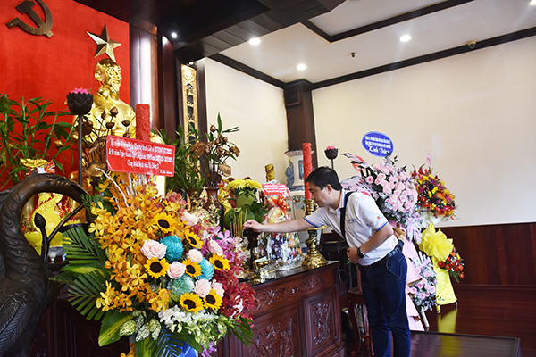 hoi-ccbvn-sctv-tri-an-cac-anh-hung-liet-sy-nhan-ngay-27-7