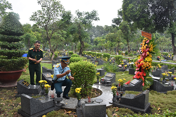 hoi-ccbvn-sctv-tri-an-cac-anh-hung-liet-sy-nhan-ngay-27-7