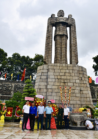 hoi-ccbvn-sctv-tri-an-cac-anh-hung-liet-sy-nhan-ngay-27-7