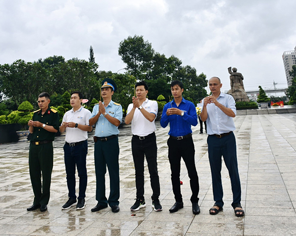 hoi-ccbvn-sctv-tri-an-cac-anh-hung-liet-sy-nhan-ngay-27-7