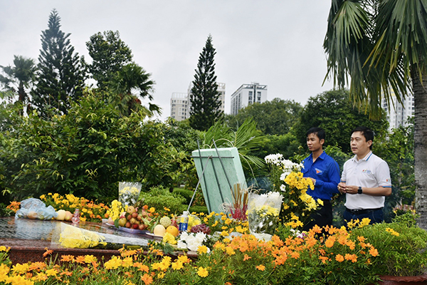 hoi-ccbvn-sctv-tri-an-cac-anh-hung-liet-sy-nhan-ngay-27-7