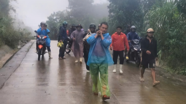 da-nang-mua-lon-gay-sat-lo-vui-lap-6-nha-dan