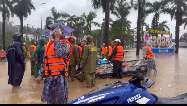 ngap-lut-khien-11-nguoi-tu-vong-4-nguoi-mat-tich-o-vung-lu-phu-yen-cu