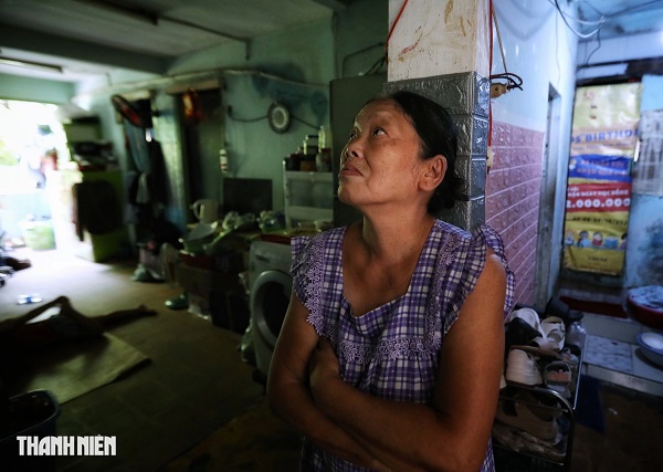 ben-trong-cu-xa-thanh-da-xuong-cap-cu-dan-giang-co-giua-di-va-o