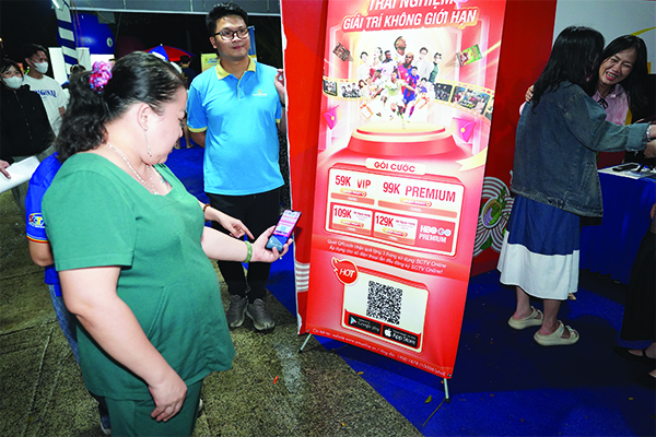 pho-dai-su-am-thuc-gui-trao-huong-vi-yeu-thuong-den-ba-con-bau-bang