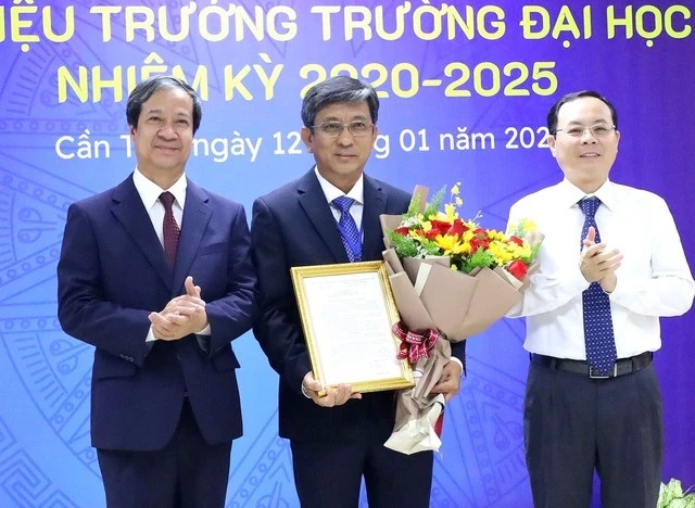 tan-hieu-truong-truong-dh-can-tho-phan-dau-ngan-sach-nam-2025-dat-1000-ti-dong