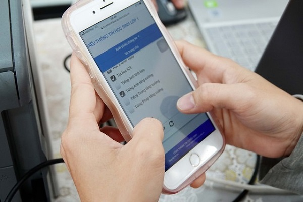 tphcm-cam-van-dong-va-thu-nhung-khoan-ngoai-quy-dinh-khi-tuyen-sinh