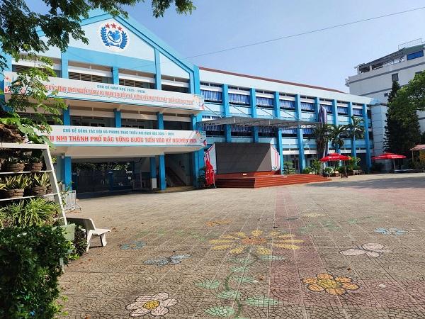 viec-nhom-hoc-sinh-viet-giay-nhuc-ma-ban-bai-toan-trach-nhiem-cua-nguoi-lon