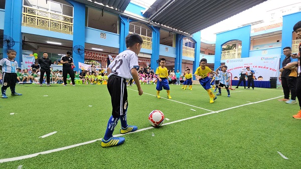 vui-nhu-xem-tre-mam-non-thi-dau-the-thao