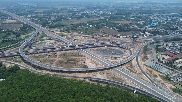 ket-noi-giao-thong-tphcm-voi-san-bay-long-thanh-se-dong-bo-vao-cuoi-nam-2026