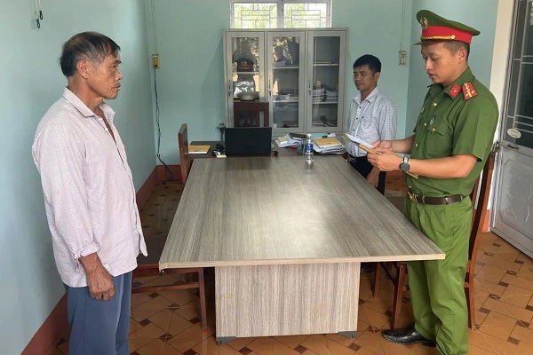 khoi-to-chu-trang-trai-hon-4000-con-heo-vi-gay-o-nhiem-moi-truong