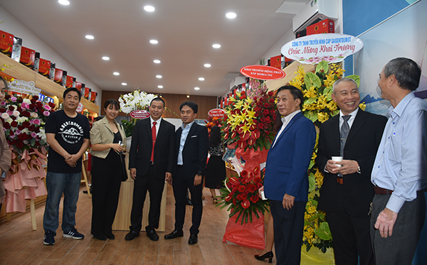 tung-bung-le-khai-truong-showroom-travel-shopping-center-cua-scj