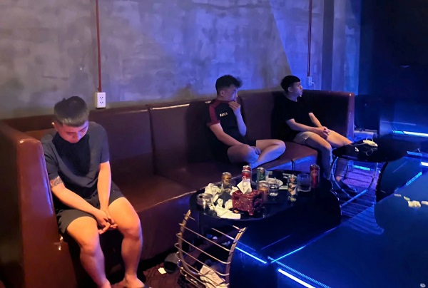 dot-kich-quan-karaoke-o-da-nang-bat-qua-tang-nhom-khach-mo-tiec-ma-tuy