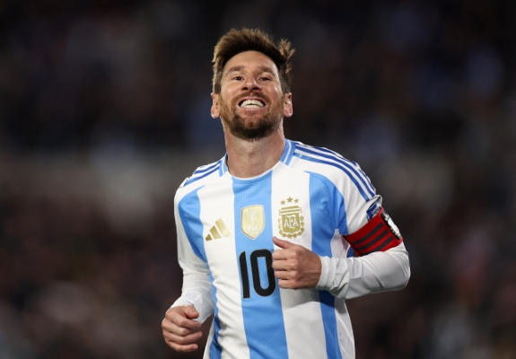 messi-ghi-cu-dup-trong-tran-dau-cuoi-vong-loai-world-cup-cdv-argentina-cang-tiec-nuoi