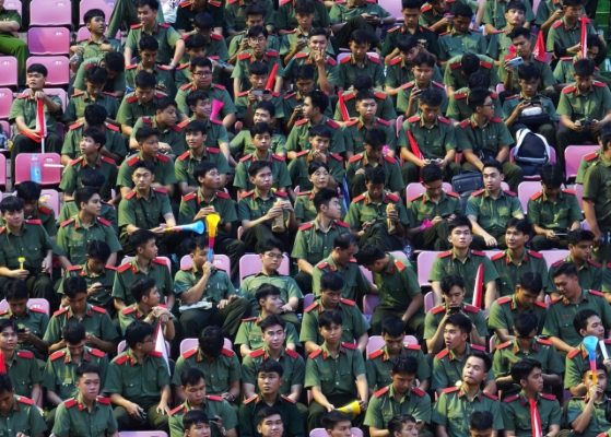 clb-cong-an-tphcm-thang-tran-dau-v-league-lau-roi-san-thong-nhat-moi-vui-den-the